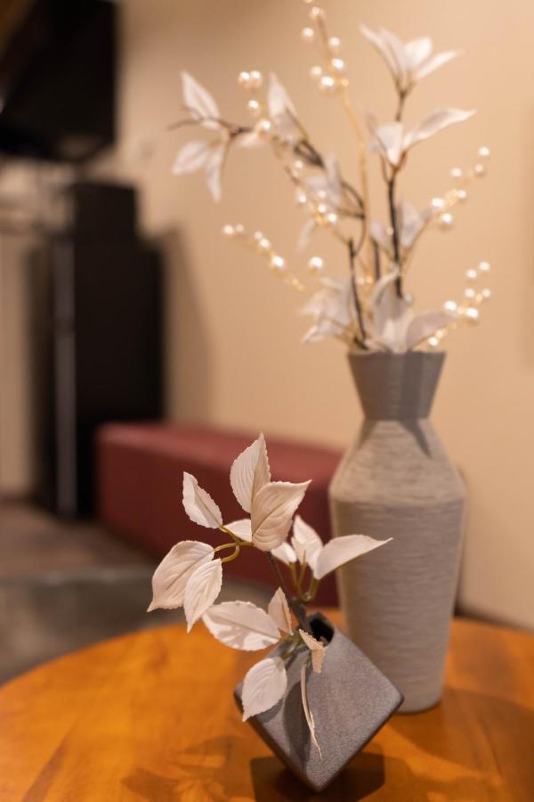 Bijou Suites Classic Осака Екстериор снимка